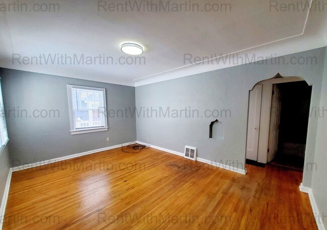 657 Dawson St in Waterloo, IA - Building Photo - Building Photo