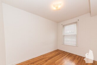 1509 W Barry Ave, Unit 1509-2 in Chicago, IL - Foto de edificio - Building Photo