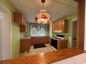 935 W 9th St in Erie, PA - Building Photo - Building Photo