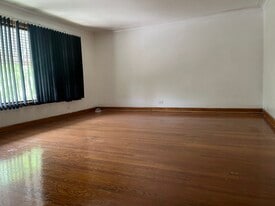 7159 S Sacramento Ave in Chicago, IL - Building Photo