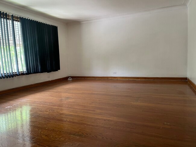 property at 7159 S Sacramento Ave