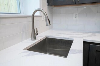 1004 Creek Alley in Baltimore, MD - Building Photo - Building Photo