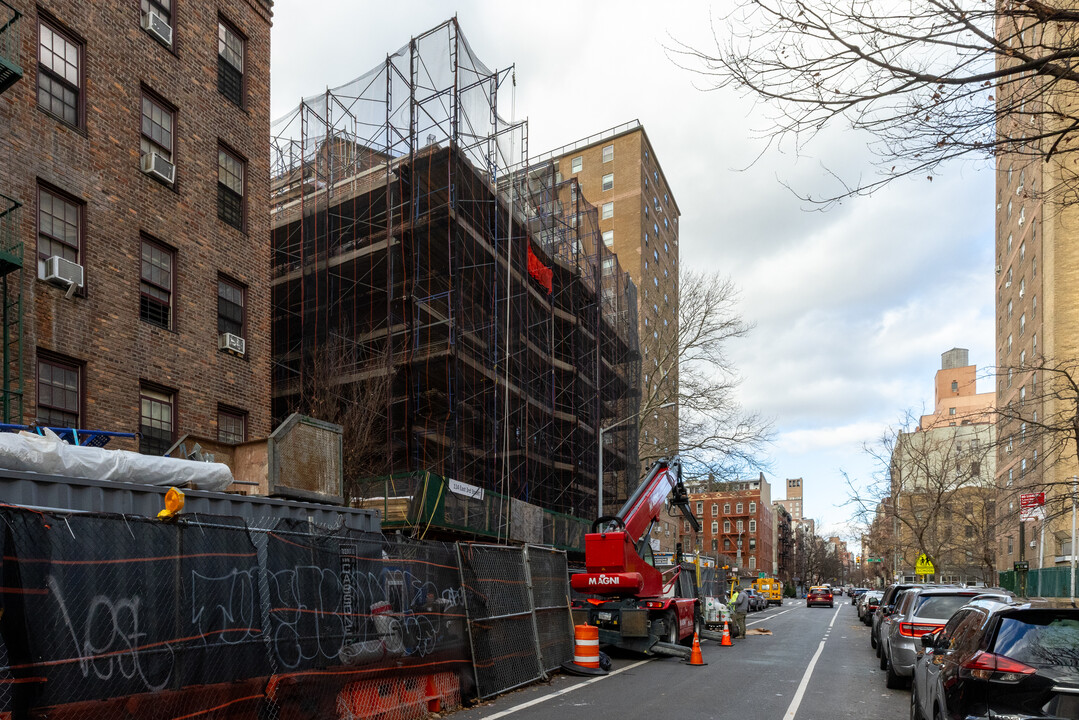 112 East 3Rd Street in New York, NY - Foto de edificio