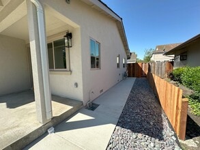 18283 Carriage Dr in Morgan Hill, CA - Building Photo - Building Photo