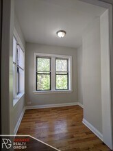 3721 N Pine Grove Ave, Unit #3728-E2 in Chicago, IL - Foto de edificio - Building Photo