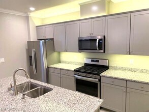 3166 McKenna Dawn Ave in Henderson, NV - Foto de edificio - Building Photo