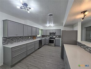 610 W Washington Ave in Copperas Cove, TX - Building Photo - Building Photo