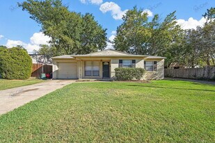 3204 Caribbean Dr in Mesquite, TX - Building Photo