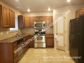 1091 N Nichole Ave in Boise, ID - Building Photo - Building Photo