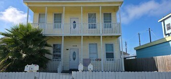 1408 The Strand in Galveston, TX - Building Photo