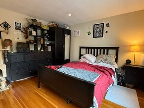 197 Kent St, Unit 15 in Brookline, MA - Foto de edificio - Building Photo