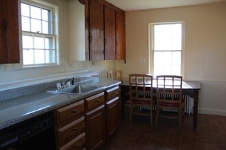 134 Sandwich Rd in Plymouth, MA - Building Photo - Building Photo