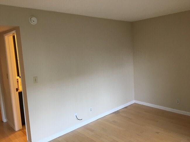 1882 Pandora Ave in Los Angeles, CA - Building Photo - Building Photo