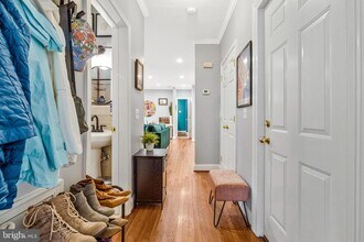 1602 Isherwood St NE in Washington, DC - Foto de edificio - Building Photo