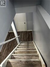 560 Stonehenge Dr in Hamilton, ON - Building Photo - Building Photo