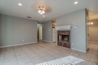 2401 87th St-Unit -B in Lubbock, TX - Building Photo - Building Photo