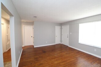 642 Ditmar St in Pensacola, FL - Building Photo - Building Photo