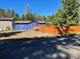 23901 Isle Pl in Ocean Park, WA - Building Photo