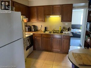 65 Cardill Crescent in Waterloo, ON - Building Photo - Building Photo