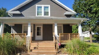 807 N Prospect Ave in Champaign, IL - Building Photo