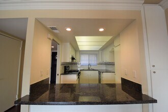 2119 Elsinore St in Los Angeles, CA - Foto de edificio - Building Photo