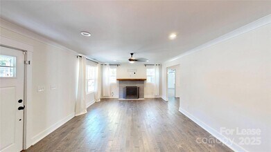 1412 N Sharon Amity Rd in Charlotte, NC - Building Photo - Building Photo