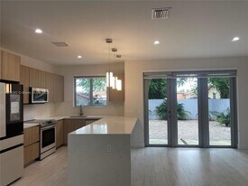 3155 NW 103rd St in Miami, FL - Building Photo