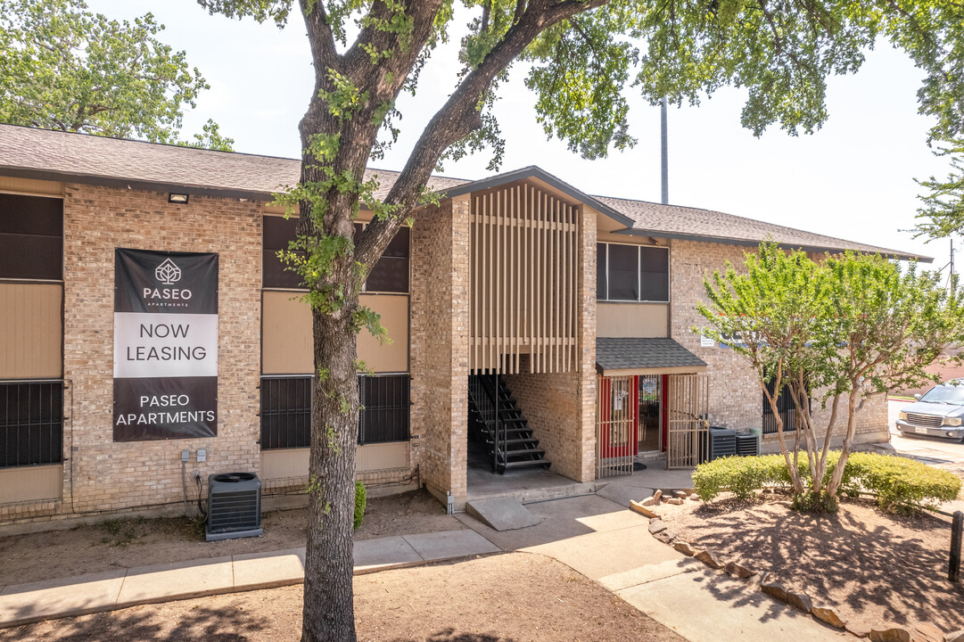 Paseo Apartments in Dallas, TX - Foto de edificio