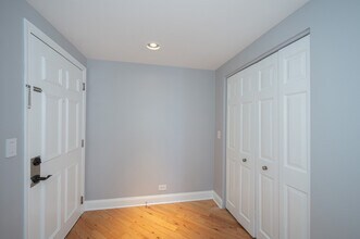 6560 W Diversey Ave in Chicago, IL - Building Photo - Building Photo