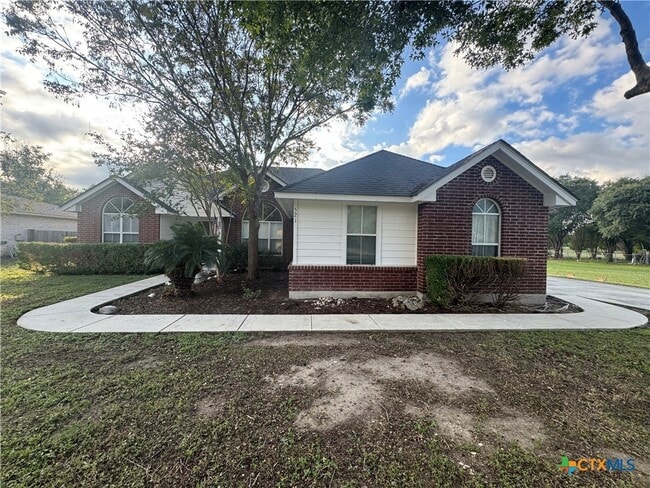 521 Woodlake Dr in McQueeney, TX - Building Photo - Building Photo