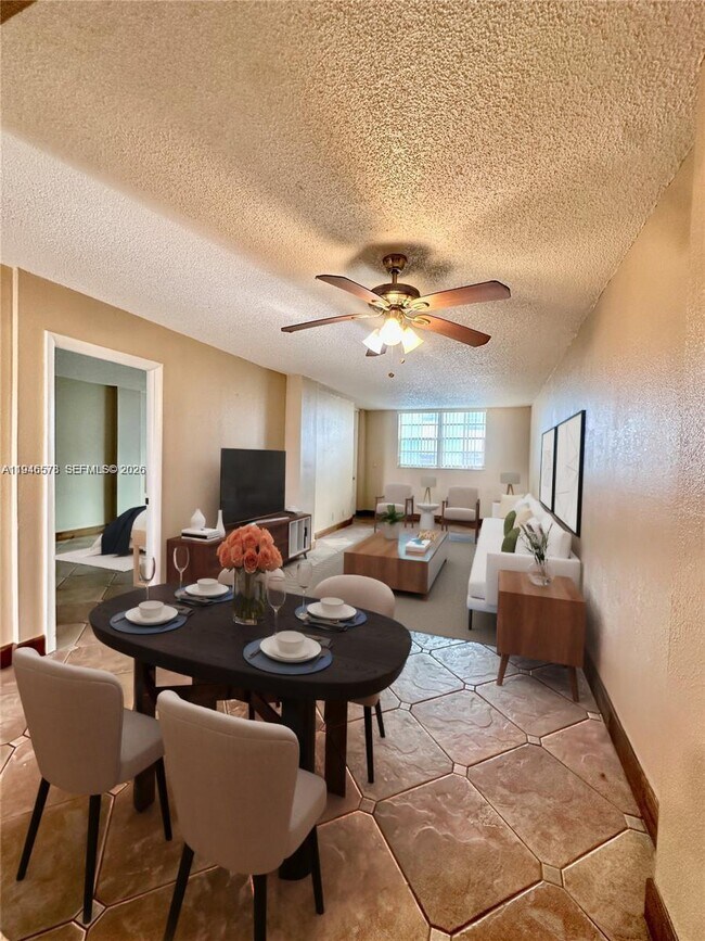 2903 N Miami Beach Blvd in North Miami Beach, FL - Foto de edificio - Building Photo