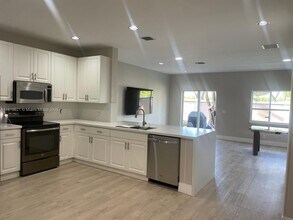 13227 NW 7th Dr in Plantation, FL - Building Photo - Building Photo