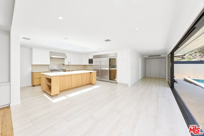310 Beloit Ave in Los Angeles, CA - Building Photo - Building Photo