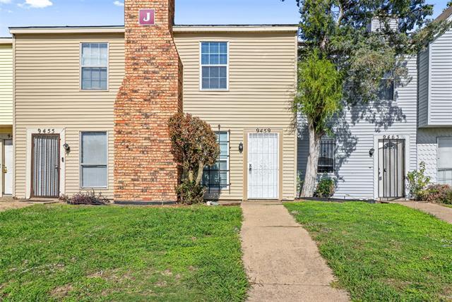 9459 Olde Village Ct in Dallas, TX - Building Photo