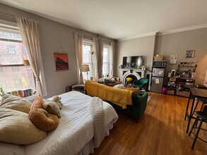 82 Charles St, Unit 2F in Boston, MA - Building Photo - Building Photo