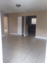 933 N Australian Ave in West Palm Beach, FL - Building Photo - Building Photo