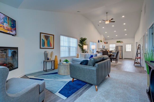 Highland Knolls in Howell, MI - Building Photo - Interior Photo