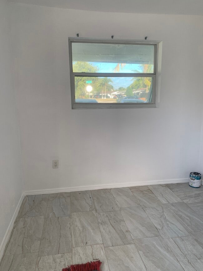 2636 SW 66th Ter in Miramar, FL - Building Photo - Building Photo