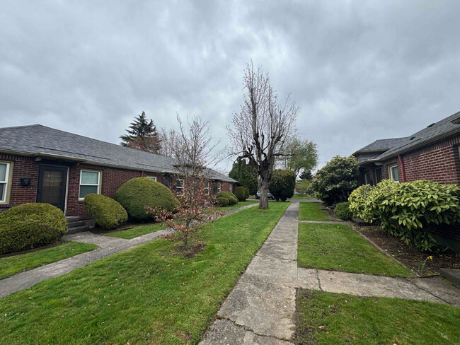 property at 4712 N Interstate Ave