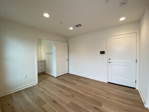 2588 Chamomile Ln in Carlsbad, CA - Building Photo - Building Photo