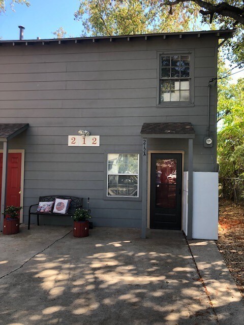 212 Marietta St in Denton, TX - Building Photo