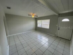 4817 46th Ave N in St. Petersburg, FL - Foto de edificio - Building Photo