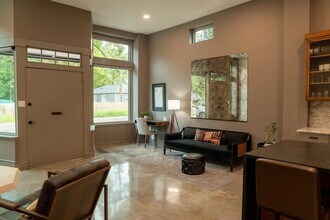 612 W 8th Ave in Tallahassee, FL - Building Photo - Building Photo