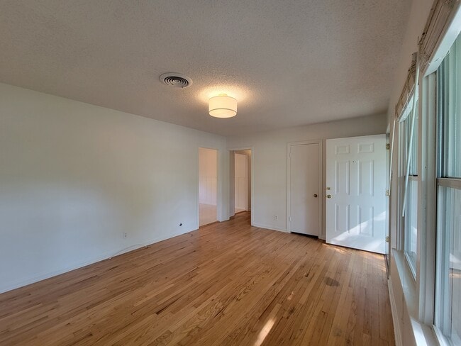 2025 Mountainview Dr in Waco, TX - Building Photo - Building Photo