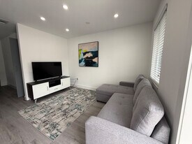 2217 NW 7th St in Miami, FL - Building Photo