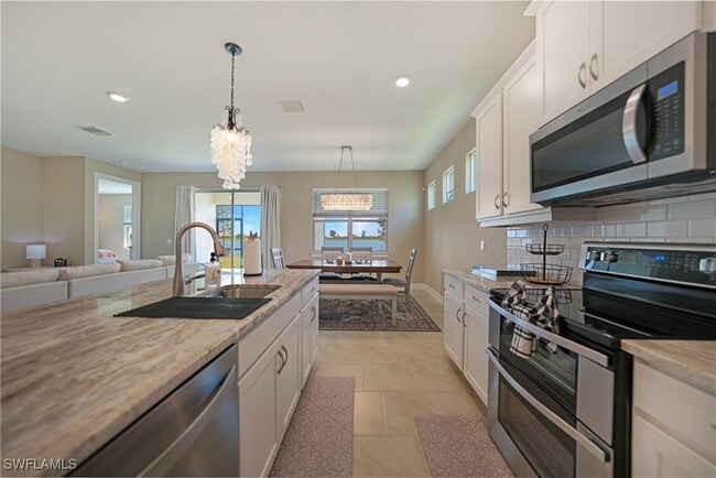 property at 667 Parkshore Lk Ave