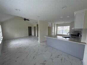 12827 Waybridge St in Sugar Land, TX - Building Photo - Building Photo