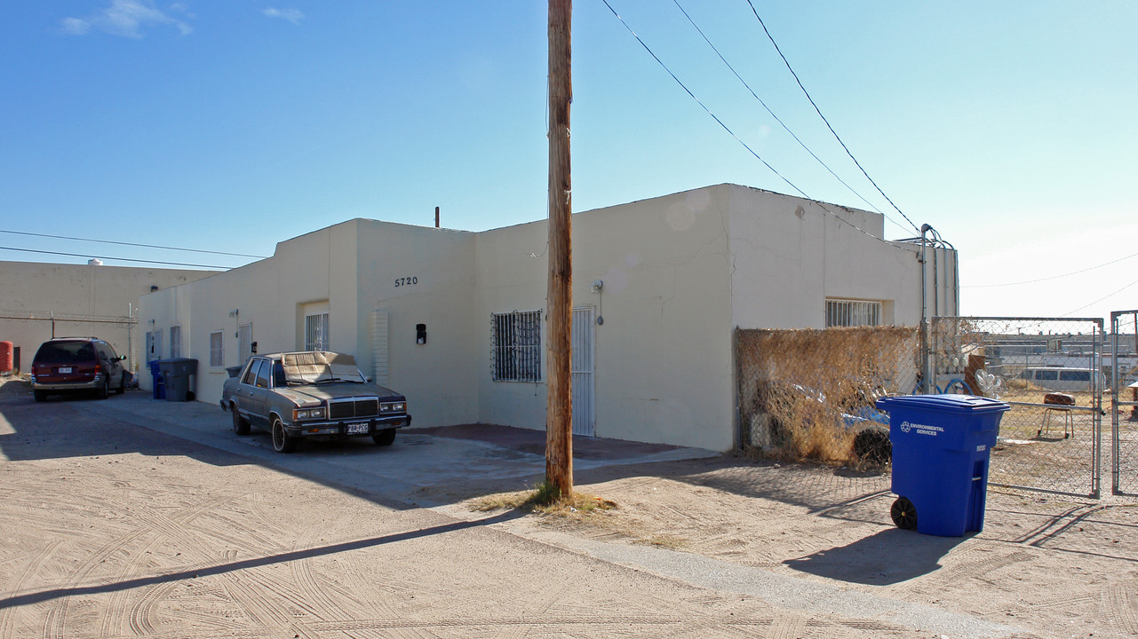 Triplex in Central Area in El Paso, TX - Foto de edificio