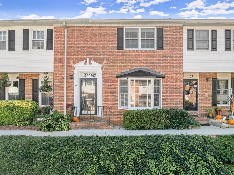 6520 Roswell Rd in Atlanta, GA - Building Photo