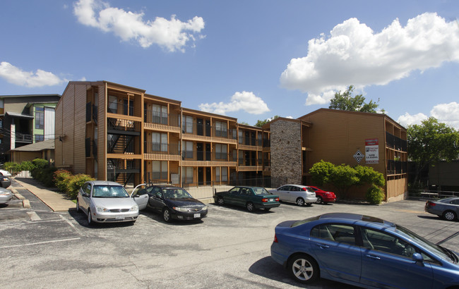 Black Diamond Apartments in Austin, TX - Building Photo - Building Photo